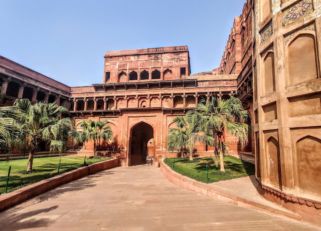 Agra Fort: Marvel of Mughal Architecture