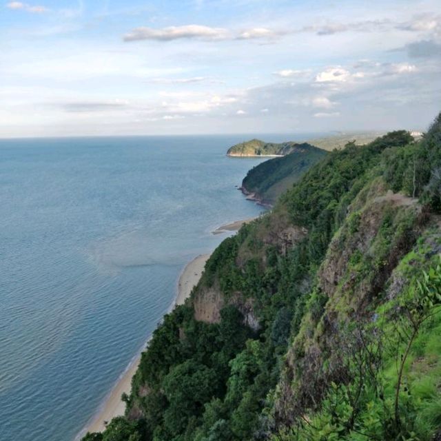Bukit Keluang.. Great coastal scenery!