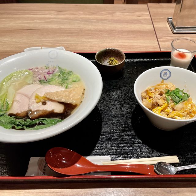 【大阪府】博多の名店の鶏そば専門店！