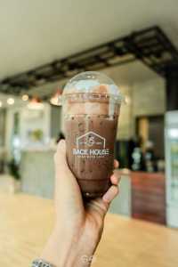BACK HOUSE CAFE’ 