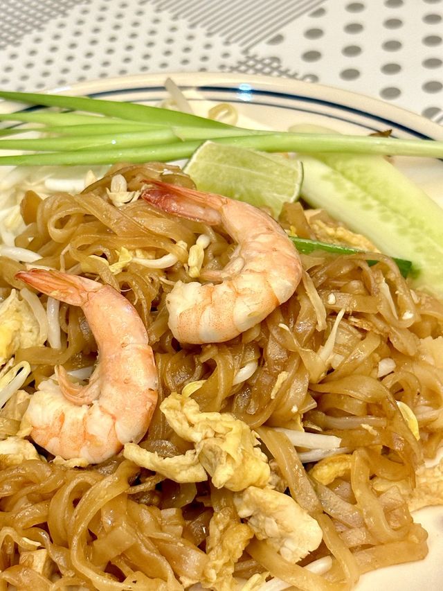 ล้านผัดไทยเจ๊แมว 🍤🍜