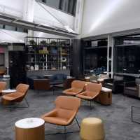 Newly renovated United Club lounge @ Newark