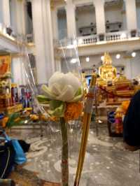 ไหว้พระขอพรที่วัดหลวงพ่อโสธร จังหวัดฉะเชิงเทรา