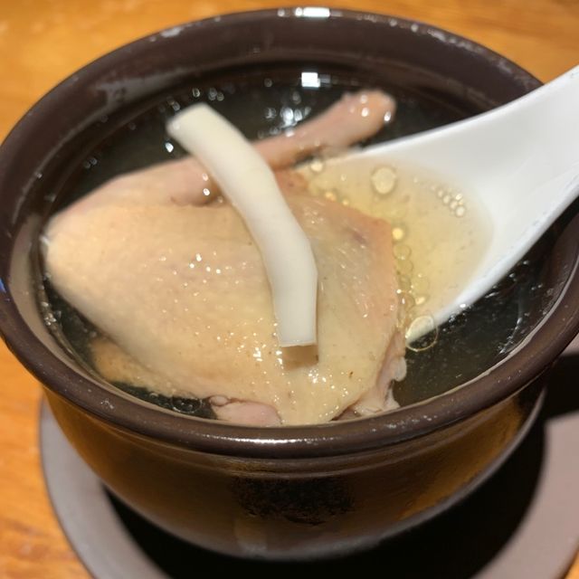 肉嫩！鮮甜！多汁！必吃紅燒乳鴿 ～ 金光鴿王
