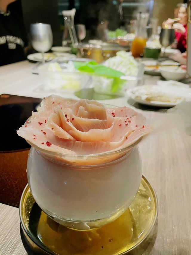 享 鍋酒館|被熔岩布朗尼耽誤的火鍋店 享 鍋酒館|被熔岩布朗尼耽誤的火鍋店