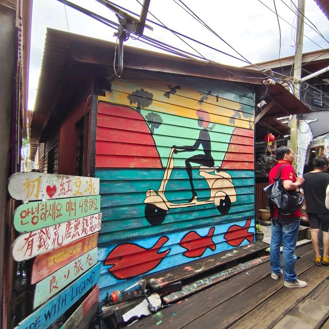 Culture Explore Along Jetty
