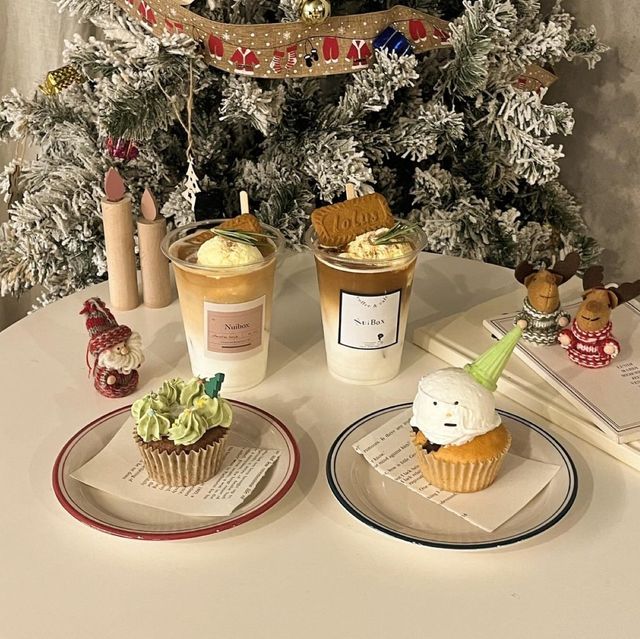 聖誕氛圍濃厚的nuibox cafe，推薦大家去！