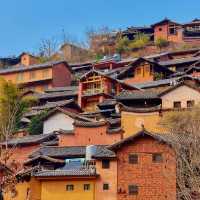 龍湖古寨 🏯🌊厚重的歷史與湖泊的美景 🌳🏰