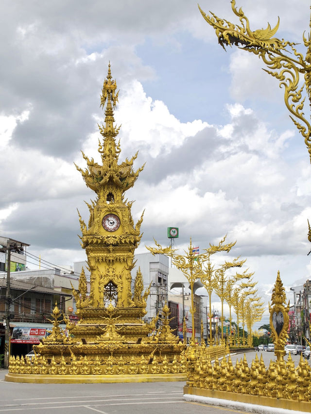 หอนาฬิกาเชียงรายเปลี่ยนสี ต้อนรับปี 2024