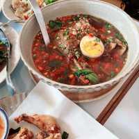 LonLon：泰國菜美味，預約需提前