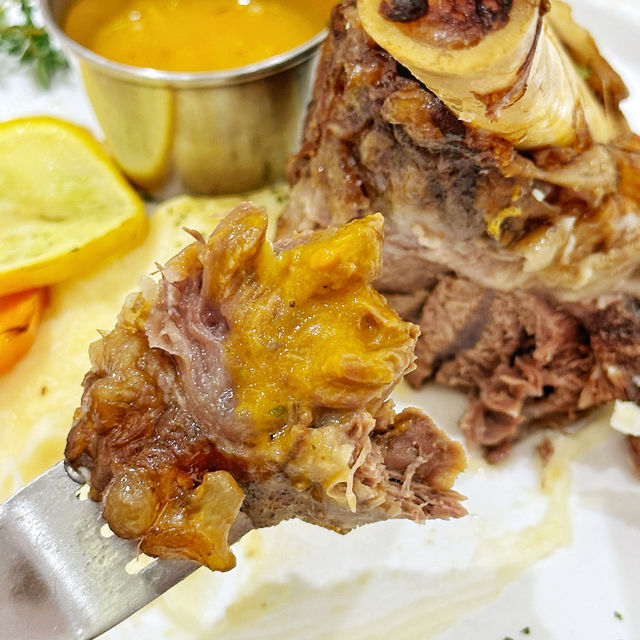 環境寬敞🥰食物美味🐈嘅貓Café