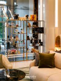 นั่งจิบชาและทานขนมชิลๆ ที่ Oort Cloud Tea Room
