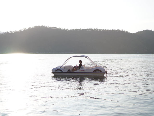 🛖 นอนห้องพักสไตล์มัลดีฟที่ Lake Heaven Resort