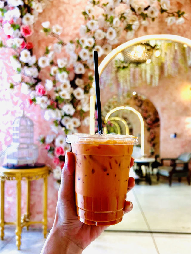 Insta-Worthy Cafe In Phuket Old Town🇹🇭✨