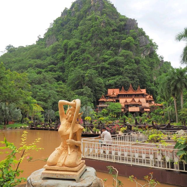 วัดถ้ำเขาวง จ.อุทัยธานี