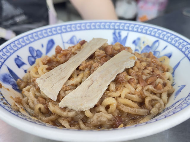臺南中西區 吃的是一個歲月的記憶 福榮小吃店阿瑞意麵