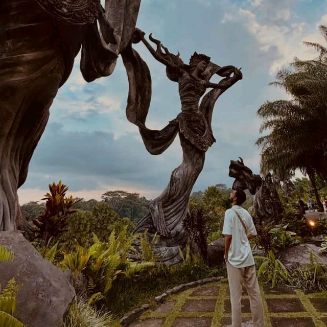 Ubud: Bali's Cultural Heartbeat 🌿🎨