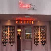 泰國🇹🇭曼谷 超夢幻粉紅咖啡廳 - The Cassette Coffee Bar