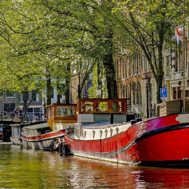 Canals, Bycycles and Bridges