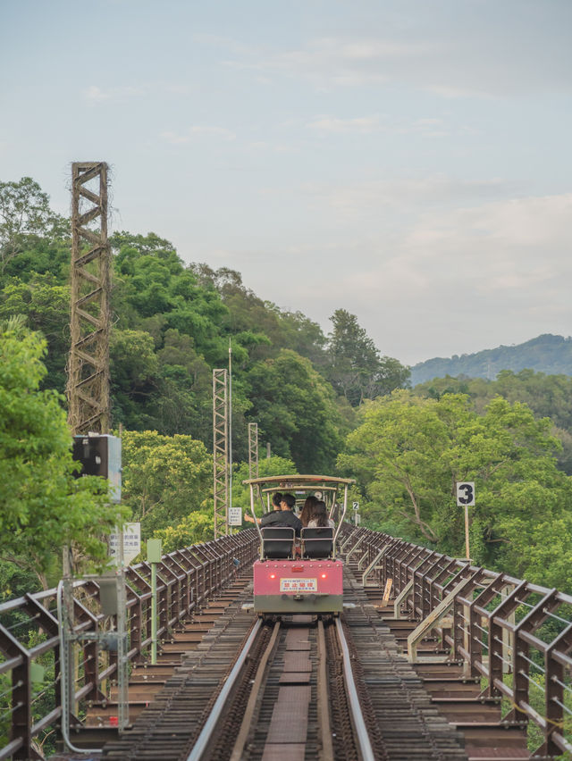  苗栗景點必玩！舊山線鐵道自行車