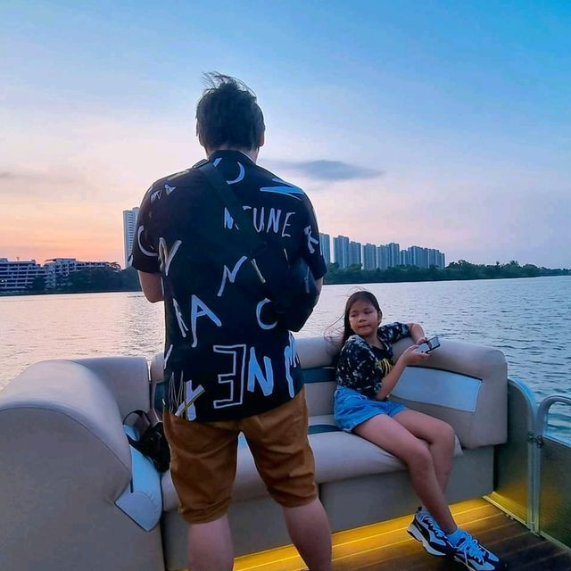 ชมวิว ทะเลสาบ เมืองทอง ดู Sunset