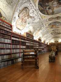 【プラハ🇨🇿】世界一美しい図書館のあるストラホフ修道院