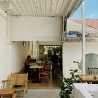 ROOF Pudding and Cafe