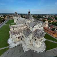 Leaning into the tower of Pisa 