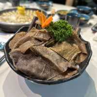 馬交覓食！打卡小熊造型．爆滿黃金蜆鍋