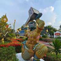 หลวงพ่อเพชร  ศักดิ์สิทธิ์เมืองพิจิตร