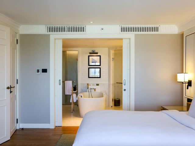 Dusit Thani Hua Hin ที่พักสวยริมทะเลหัวหิน