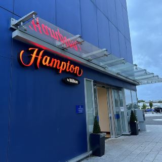 英國住哪兒🤔luton 機場邊上（假）窮鬼酒店