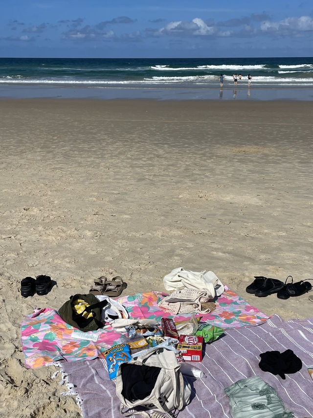 青い海と白い砂、心癒されるブロードビーチ