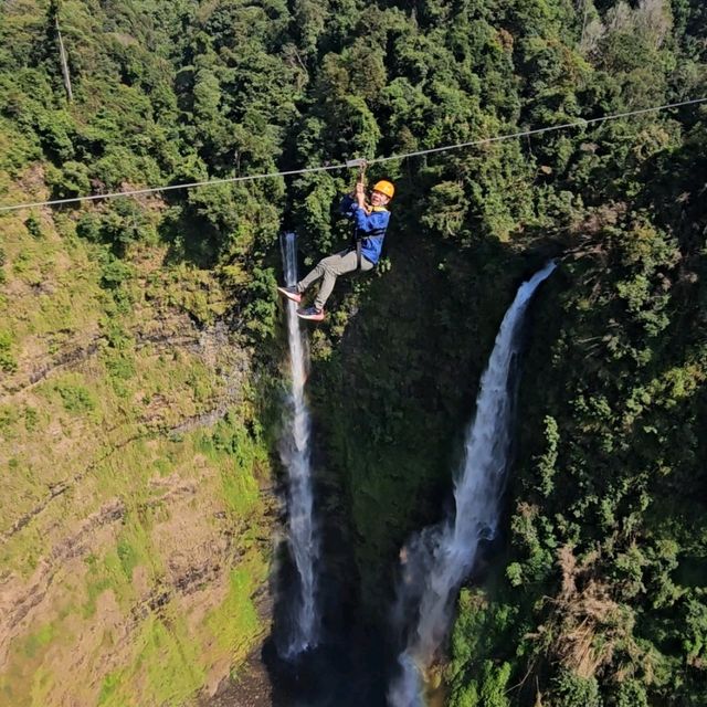ไปเล่น zipline ที่น้ำตกตาดฟาน ประเทศลาว