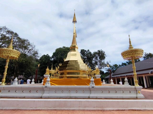 ไหว้พระ ขอพร วัดพระธาตุดอยตุง เชียงราย