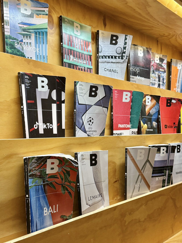 강남 한복판에 있는 한적한 북카페☕️📚