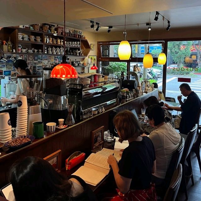 popular cafe