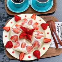 Flowery strawberry sandwich🍓