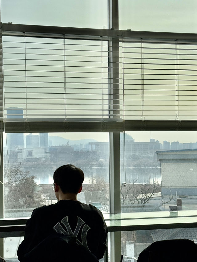 국회의사당이 보이는 한강뷰 카페🤍