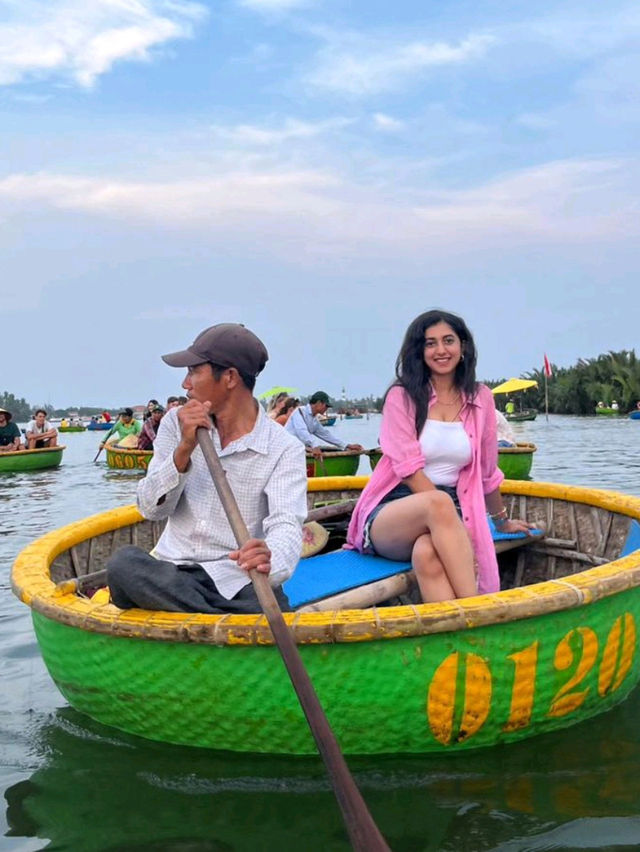  Explore Hanoi: A City of History, Culture & Amazing Food! 🇻🇳