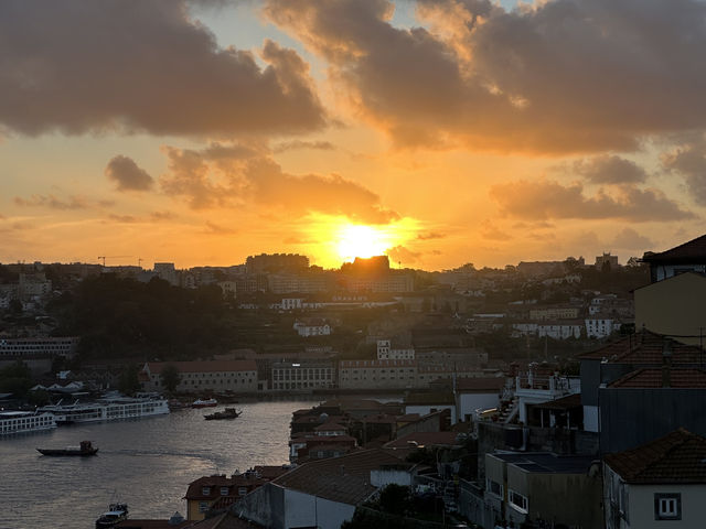 A Relaxing Day in Porto’s Charming City Center