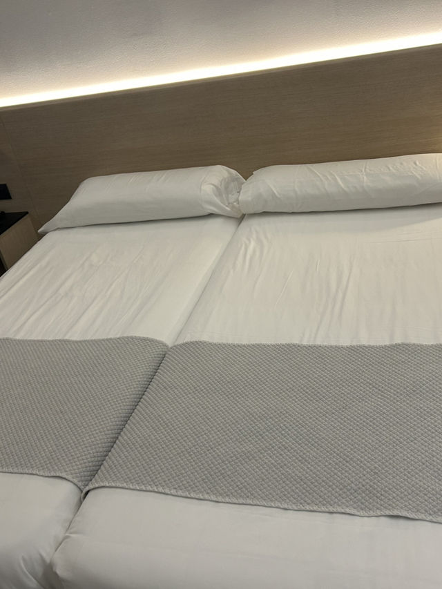 엘프라트데로브레가트 완벽한 호캉스를 위한 센터 에스플라이 호스텔