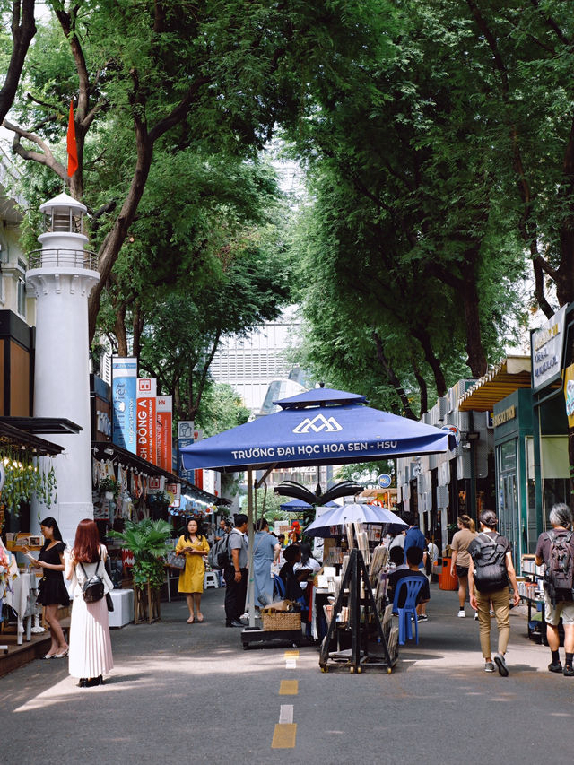 Ho Chi Minh City Book Street ถนนสายหนังสือ