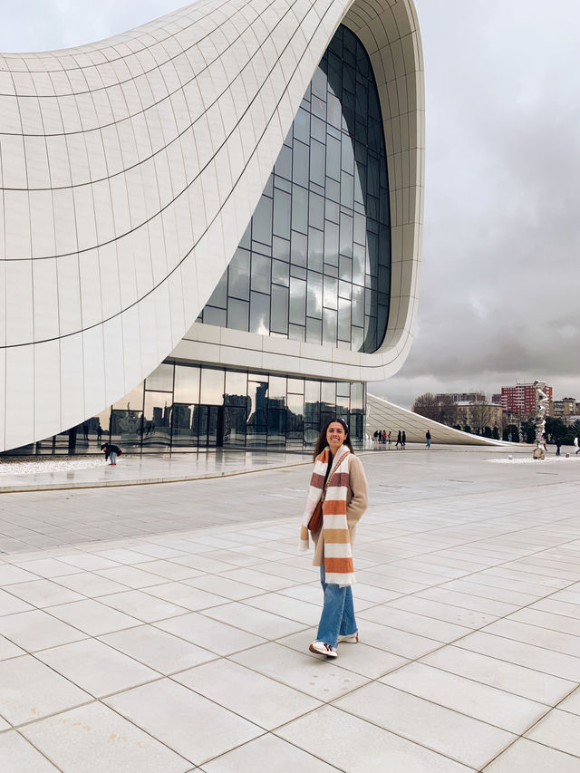 Baku’s Iconic Museum: A Journey Through the Heydar Aliyev Center