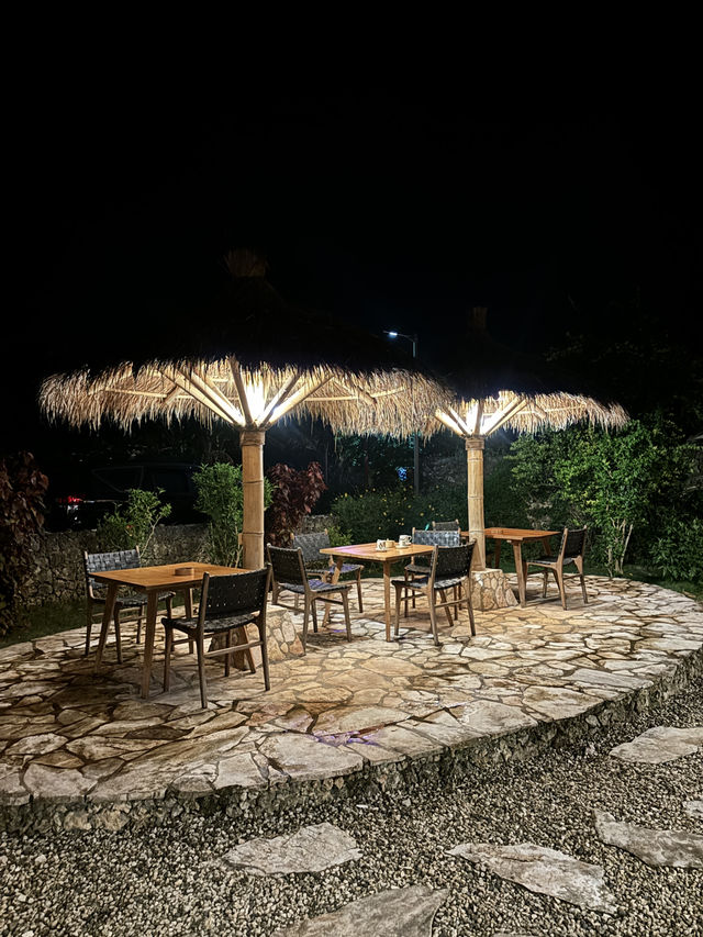 Dulu: A Great Spot to Eat in Tambolaka 🍽️🌿
