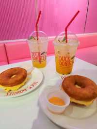 【バンコク】カラフルで可愛いドーナツ屋さん🍩
