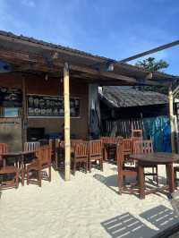 Lunch with a View at Mul’s Surf Bar 🍛🌊