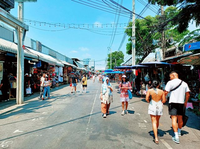 泰國曼谷市中心著名地標性市場商圈景點：乍都乍週末市場，亞洲最著名的週末市場，適合休閒逛街購物拍照📸