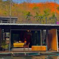 นอนแพริมน้ำ วิวภูเขา บรรยากาศโคตรฟิน 🛁⛰️🏞️