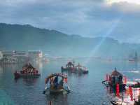“บ้านรักไทย” ล่องเรือจิบชาเคล้าหมอกยามเช้า